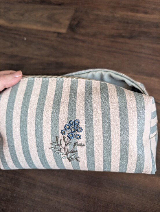 Handbags - Makeup Bag!